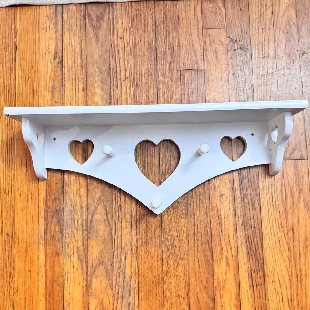 Vintage Style White Wood Heart Wall Shelf with 3 Pegs 23.25